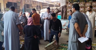 "يا زينة الفواكه يا مانجا".. ملكة الفاكهة تتألق بسوق الجملة فى بنها.. "العويس" على العرش و"الزبدية" الأكثر طلبا و"السكرى والبلدى" تشهد انخفاضا فى الأسعار.. والمزادات تجذب كل التجار للمنافسة.. صور وفيديو