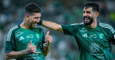 الأهلي يفتتح الدوري السعودي بثنائية ضد العروبة.. فيديو