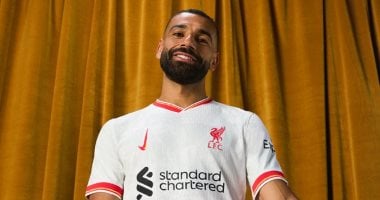 كواليس ظهور محمد صلاح فى إعلان قميص ليفربول الثالث.. فيديو 