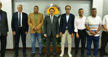 بدء استبدال غلايات المدن الجامعية بالوادى الجديد بسخانات مياه تعمل بالطاقة الشمسية