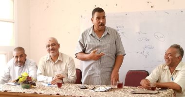  مدير تعليم قوص يعقد سلسلة اجتماعات استعدادا للعام الدراسى الجديد