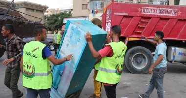 رئيس جهاز أكتوبر يقود أكبر حملة لإزالة الإشغالات والمخالفات فى تاريخ المدينة.. ويؤكد: لا بديل عن القضاء على العشوائية.. محمد مصطفى: الحملة استمرت 4 أيام وأسفرت عن تنفيذ 707 قرارات ولا تهاون مع المقصرين.. صور