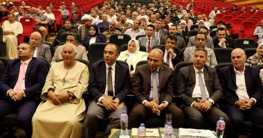 محافظ المنيا: الفلاح المصرى أحد أهم الأعمدة الرئيسية لاقتصاد الدولة
