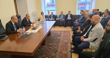 وزير الخارجية يلتقى ممثلى الجالية المصرية في روسيا ويتفقد السفارة بموسكو