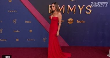 صوفيا فيرجارا وفيولا ديفيس ولارسون يزين السجادة الحمراء لحفل الـEmmys