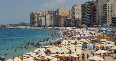 الوداع يا إسكندرية.. إقبال ملحوظ فى الجمعة الأخيرة قبل المدارس بسبب الموجة الحارة.. عروس الأبيض المتوسط تسجل 32 درجة وانكسار الموجة غدا.. "السياحة والمصايف" تؤكد: استمرار استقبال الزائرين في الخريف.. فيديو وصور