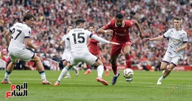 ليفربول يسحق بورنموث بثلاثية ويتصدر ترتيب الدورى الإنجليزى