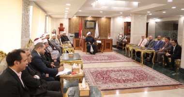 أمين مجمع البحوث الإسلامية يلتقى الأمناء المساعدين ومديرى العموم لمناقشة خطة العمل