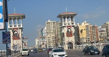 كوبرى ستانلى بالإسكندرية أهم معالم عروس البحر المتوسط.. صور الذكريات وجلسات الرومانسية أهم الطقوس.. وصيد السمك فى يناير عز النوة ممتعة.. وخبير أثرى: أول كوبرى يخترق مياه البحر.. ومبنى على الطراز الإيطالى.. صور