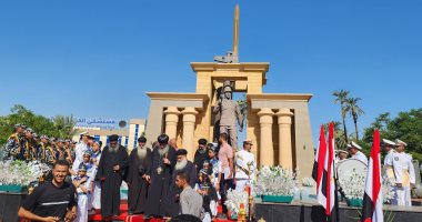 احتفالات أمام النصب التذكاري بالأقصر بمناسب ذكرى نصر أكتوبر.. فيديو