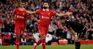 تقارير: ليفربول يفشل فى إقناع محمد صلاح وأرنولد وفان دايك بالتجديد