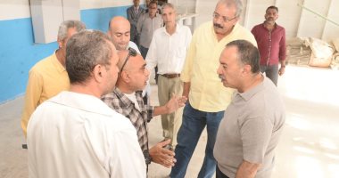 محافظ أسيوط يفاجئ مطاحن مصر الوسطى للتأكد من سلامة الأقماح وجودة الدقيق