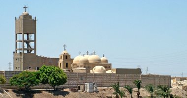 الهلال يحتضن الصليب أعلى دير الأنبا بولا بمدينة ناصر فى بني سويف.. دير العذراء ببياض العرب أحد مسارات العائلة المقدسة ويشهد زيارات بالصيام مليون شخص سنوياً.. ومطرانية بنى سويف تجاور مسجد السيدة حورية.. صور