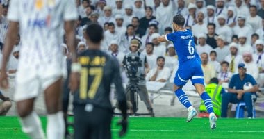 الهلال يقسو على العين 3-1 وسط جماهيره فى الشوط الأول بنخبة آسيا.. فيديو