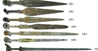 مصادرة سيوف من العصر الحديدى فى بريطانيا.. طلعت مزورة