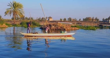 جزيرة الشخلوبة فينيسيا مصر وبحيرة البرلس.. تضم 28 جزيرة أبرزها 4 جزر.. تشتهر بمهنة صناعة المراكب التى توارثها الأبناء عن الآباء منذ أكثر من 150 سنة.. وتعد مازرا سياحيا الأفواج الأوروبية أو العربية.. فيديو وصور