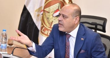 وزير العمل: العمالة المصرية مطلوبة عالميا.. نعد للتوسع فى الربط الإلكترونى مع الكويت وقطر والعراق.. تعاون مع التعليم لتدريب طلاب التعليم الفنى وتخريج عامل مؤهل.. وتوجيهات بسرعة إعداد دليل التصنيف المهنى