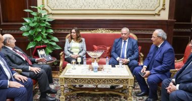 وزيرة التنمية المحلية تلتقي رئيس مجلس الشيوخ