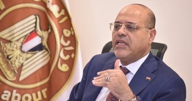 وزير العمل يُقرر زيادة المنح الدورية للعمالة غير المنتظمة من 500 إلى 1000 جنيه