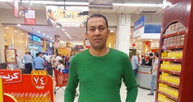 إقبال كبير على شوادر مبادرة كلنا واحد على مستوى الجمهورية.. المواطنون لـ"اليوم السابع": شكرا للرئيس لتخفيف الأعباء عن كاهلنا.. ويؤكدون: السلع بجودة مرتفعة وأسعار مخفضة.. نسب التخفيض تصل إلى 50 %.. صور