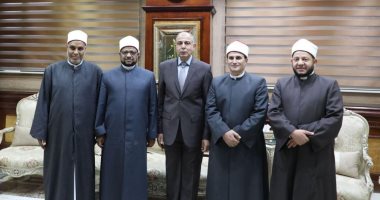 محافظ المنيا يستقبل أمين البحوث الإسلامية لبحث التعاون فى محاربة الشائعات