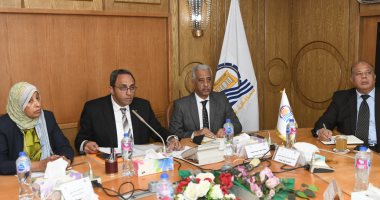 محافظ قنا يبحث مع رئيس هيئة المساحة المصرية التعاون في حصر أملاك الدولة 