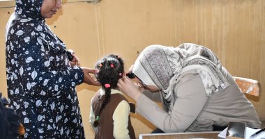جامعة قناة السويس تطلق قافلة شاملة لقرية السلام بأبو صوير ضمن "حياة كريمة" قافلة طبية