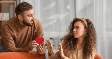 6 علامات بتقولك إنك فى الفريندزون ولازم تنسى.. اعرفها قبل ما تعترف بمشاعرك