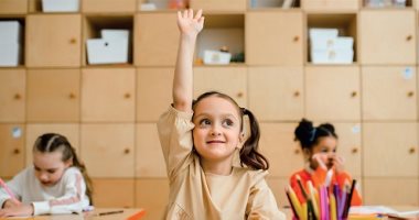 5 نصائح فعالة لتعزيز فهم الأطفال لمشاعرهم: عاقب أقل وامتدح أكثر!
