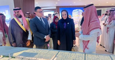 وزير الإسكان يعرض الفرص الاستثمارية المتاحة بمختلف أنواعها بالمدن الجديدة