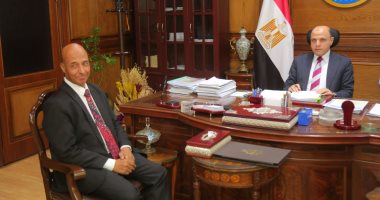 محافظ كفر الشيخ: فتح آفاق جديدة للتواصل مع المواطنين وإقامة معارض لتسويق منتجات فوه.. وفوجئت بتوقف العديد من المشروعات منذ أكثر من 20 سنة.. عبد المعطى: القضاء على الأسواق العشوائية وإقامة أسواق بديلة محافظ كفر الشيخ ومراسل اليوم السابع