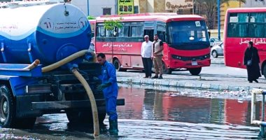 ننشر أرقام غرف عمليات قطاعات مطروح المعنية بإزالة تراكمات مياه الأمطار