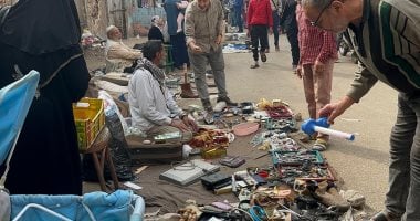 ميدان الشيخ حسانين.. حكاية أقدم أسواق المنصورة.. عمره يتخطى 100 عام.. ويمتاز بالطابع الشعبى والبساطة.. بدايته سوق للمواشى والطيور.. وأسعاره زهيدة تبدأ من 5 جنيهات.. وابتسامة الرضا ترتسم على وجوه رواده.. صور