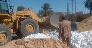 إزالة 24 حالة تعدٍ على أملاك الدولة والأراضى الزراعية بمركزى البدارى والقوصية