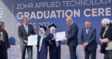 وزيرا البترول والتعليم يكرمان الطلبة المتفوقين بمدرسة ظهر ببورسعيد.. صور