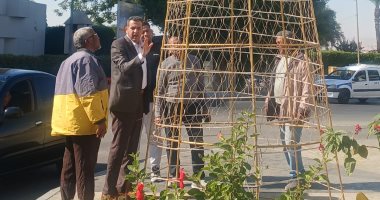 الأقصر تبدأ تزيين الشوارع والميادين استعدادا لاحتفالات الكريسماس.. صور