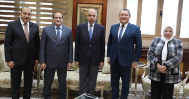 محافظ المنيا: 100 مليون جنيه استثمارات لتطوير مشروعات الإنتاج الداجنى