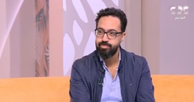 الشاعر عبدالله حسن: دخلت الشعر من باب الموسيقى وأول أعمالي الاهتمام بالسياسة