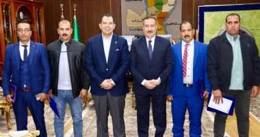 محافظ المنوفية يكرم عدد من مفتشى مباحث التموين تقديرا لأدائهم المتميز