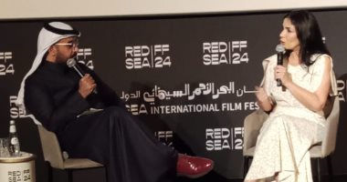 منى زكي باكية فى مهرجان البحر الأحمر: المرض وحش.. وتجربة فيلم حليم قاسية