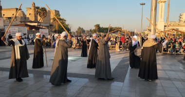 لاعبو التحطيب الصعيدي يبهرون أهالي الأقصر بمهرجان التحطيب فى ساحة أبو الحجاج