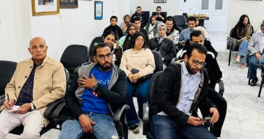 بيت الشعر بالأقصر يحتفى باليوم العالمى للغة العربية باستضافة الشعراء الوافدين.. صور