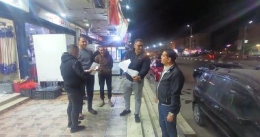 حى ثالث الإسماعيلية ينظم حملة لرفع الإشغالات ومراجعة تراخيص المحال بالشارع التجارى