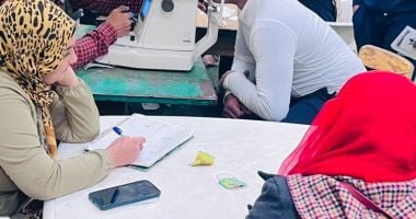 فحص 500 مواطن فى قافلة طبية بقرية ديروط الشريف بأسيوط ضمن مبادرة "بداية"