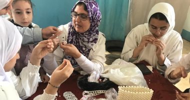 ورشة عمل لتعليم فن الخرز بمركز شباب سنفا فى ميت غمر ضمن مبادرة "بداية"