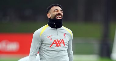 الابتسامة تزين وجه محمد صلاح فى تدريب ليفربول الأخير قبل مواجهة جيرونا.. صور