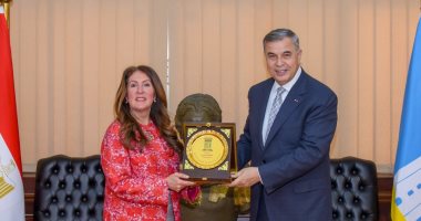محافظ الإسكندرية يستقبل سفيرة الولايات المتحدة الأمريكية بالقاهرة