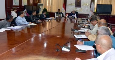 محافظ الأقصر يتابع ملف إزالة التعديات على الأراض الزراعية وأملاك الدولة