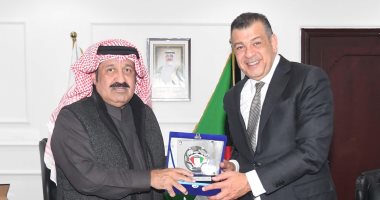 هانى شكرى يزور مقر الاتحاد الكويتى لكرة القدم