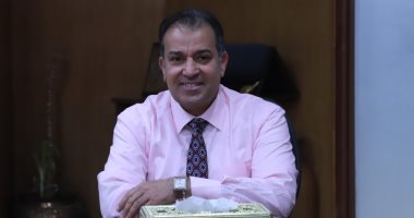 رئيس جامعة جنوب الوادى يوجه بالانتهاء من مشروعات رصف الطرق بين الكليات